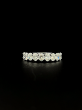 Lab grown diamond band ring